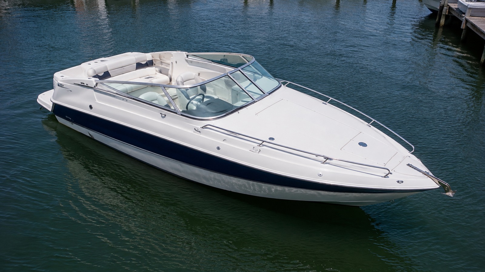 sea ray 290 express cruiser elevated exterior 06