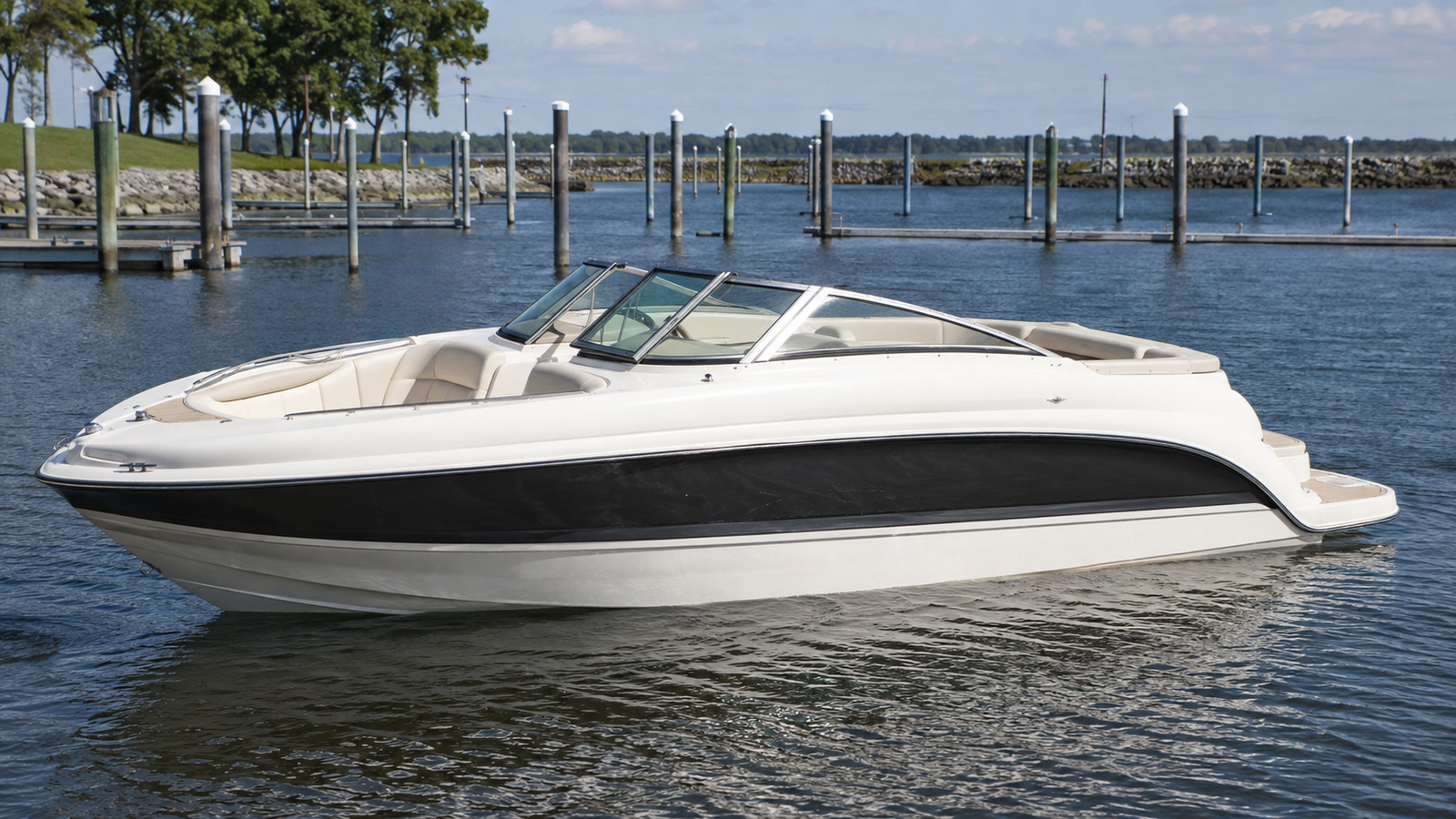 sea ray 290 select premium exterior hero 25