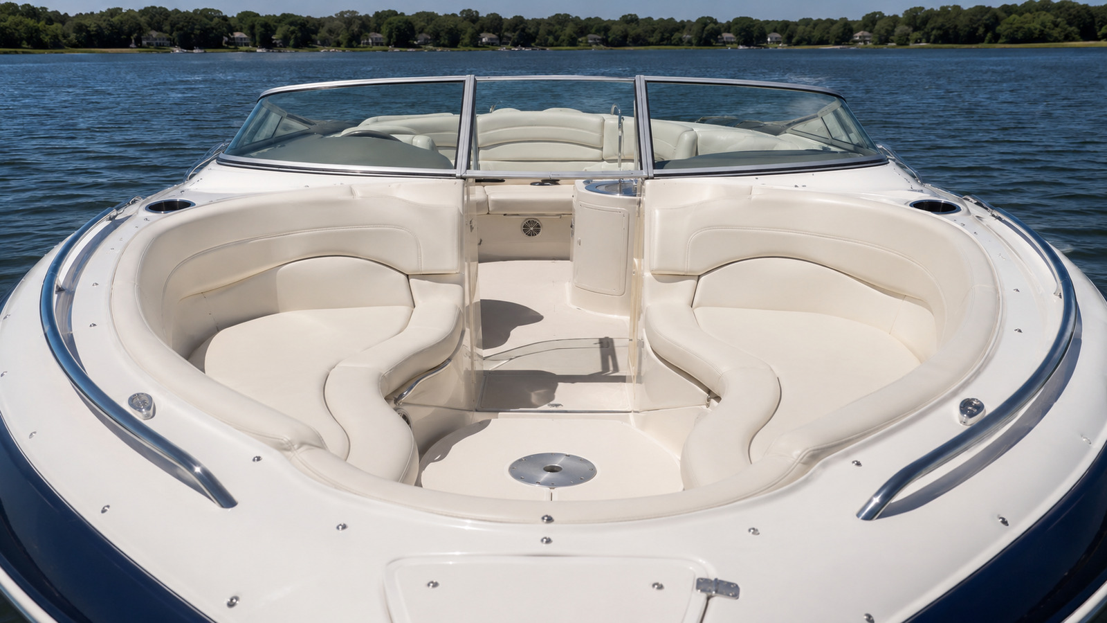 sea ray 290 sundeck bow lounge wide 07
