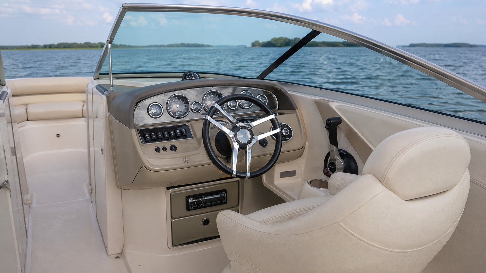 sea ray 290 sundeck helm detail 09