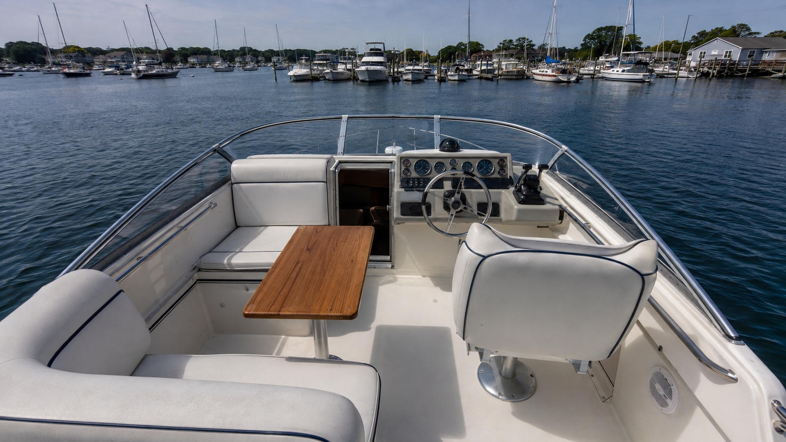 sea ray 300 aft cabin upper helm 01