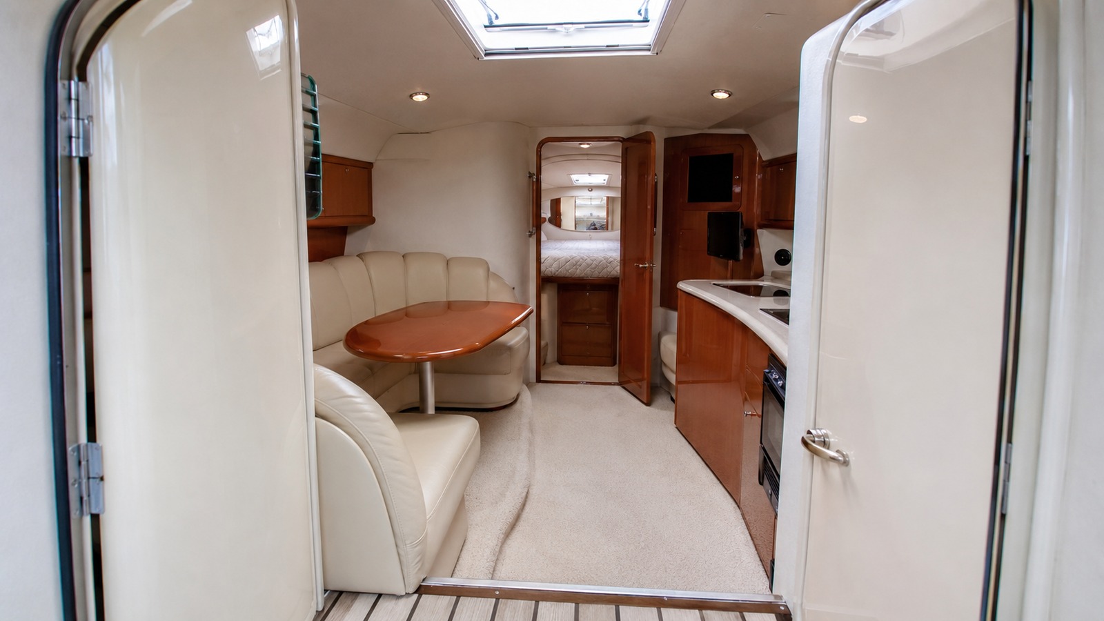 sea ray 300 express cruiser cabin entry 10
