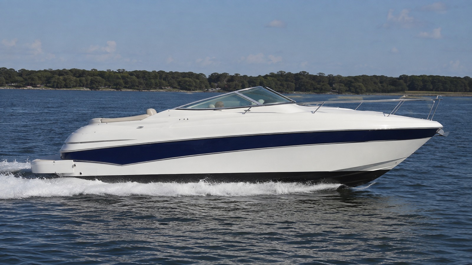 sea ray 300 express cruiser running profile 04