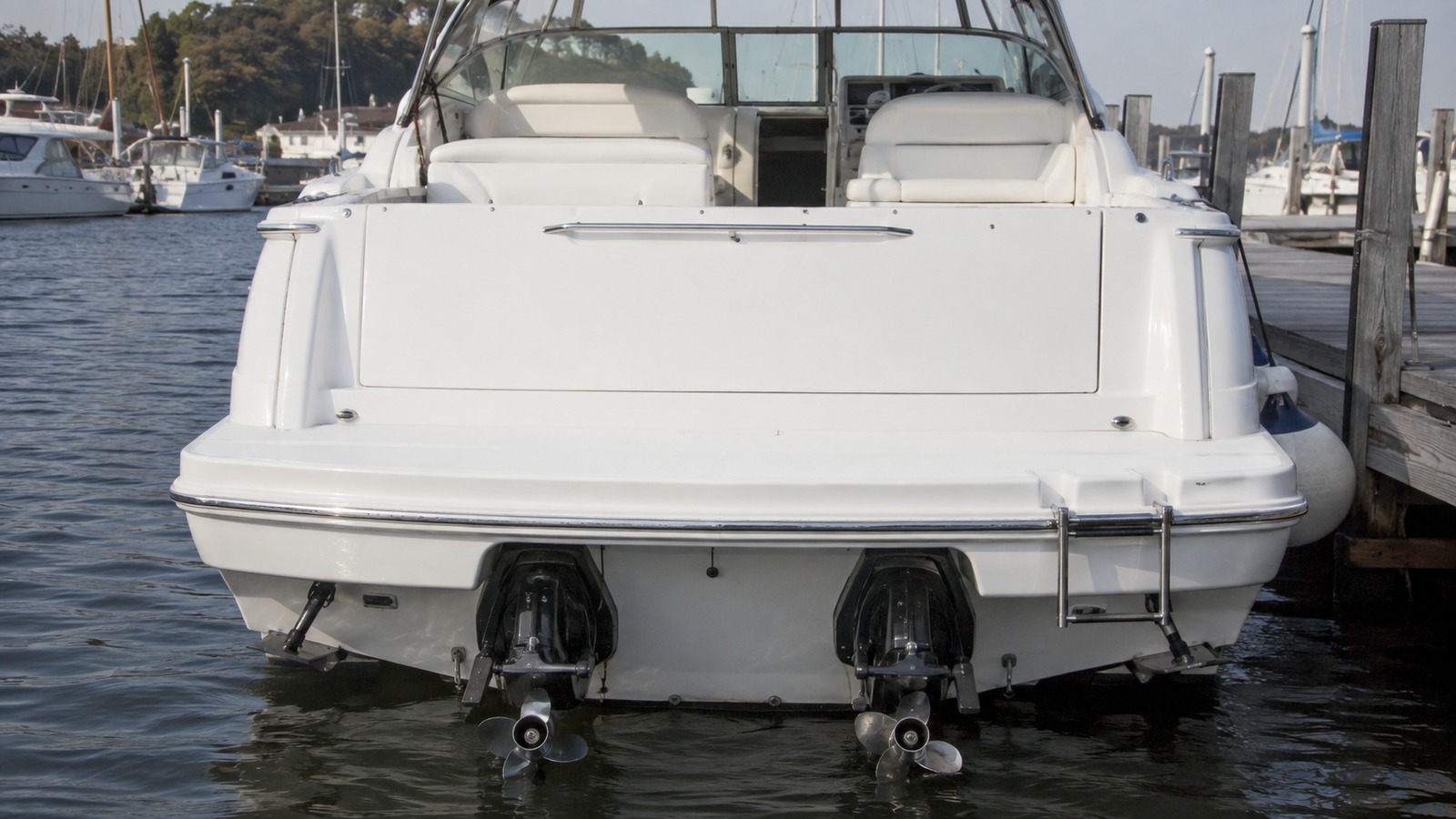 sea ray 300 express cruiser swim platform 09