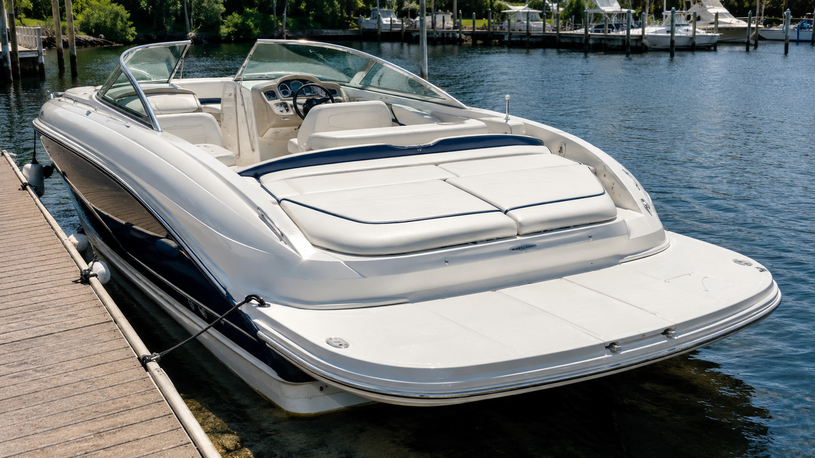 sea ray 300 select stern quarter dockside 07