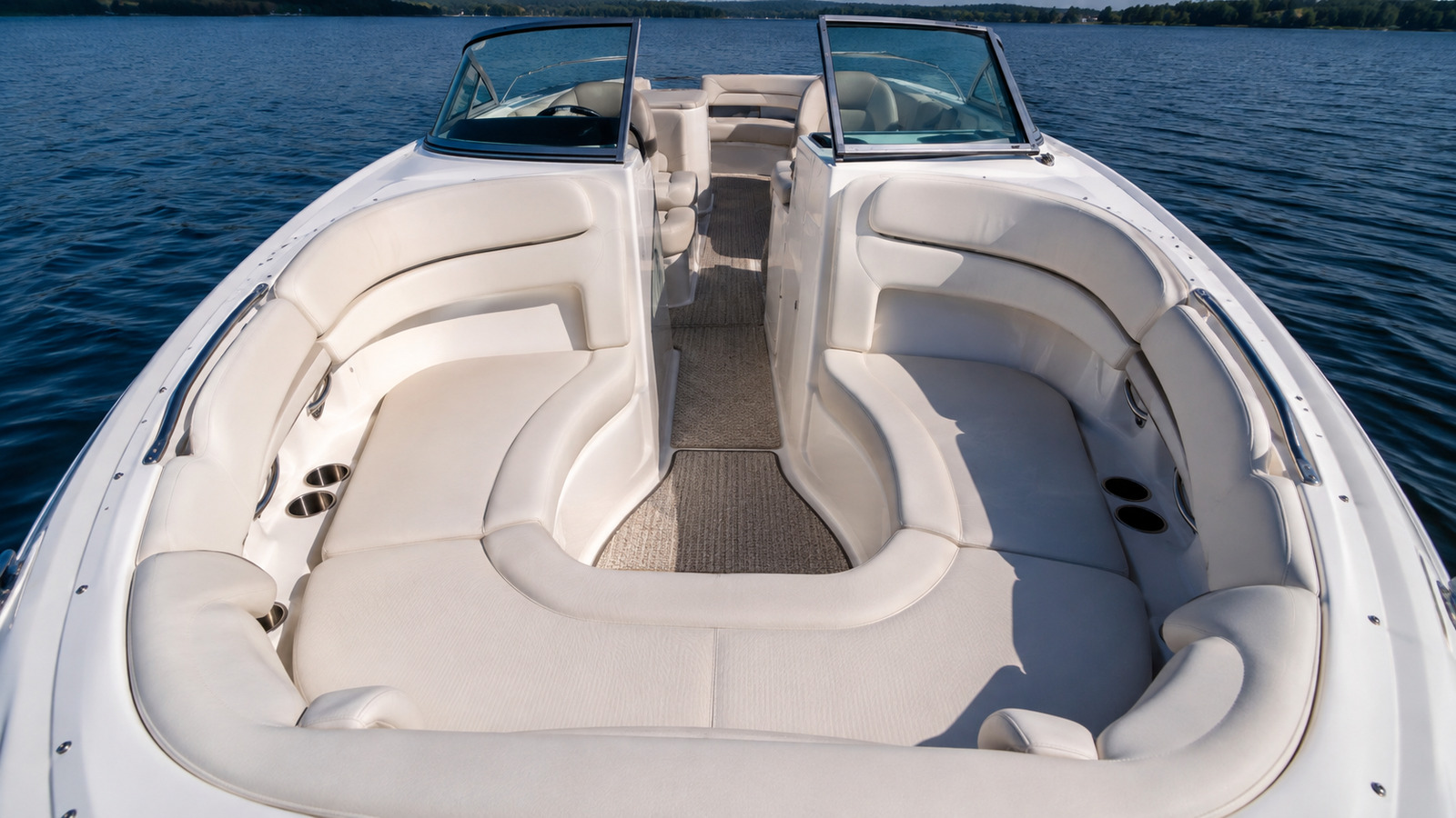 sea ray 300 sundeck bow lounge wide 07