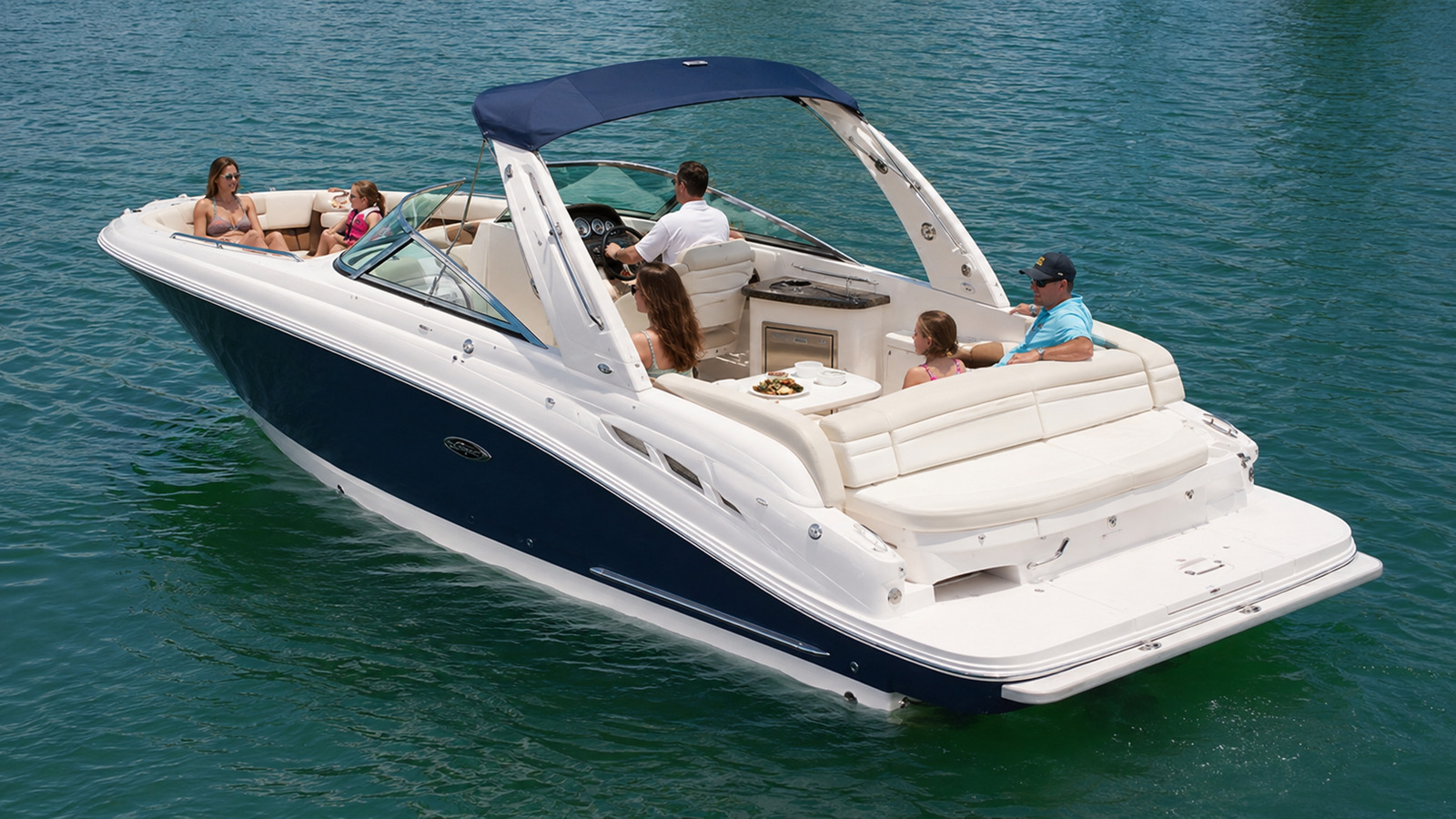 sea ray 300 sundeck family cockpit 08