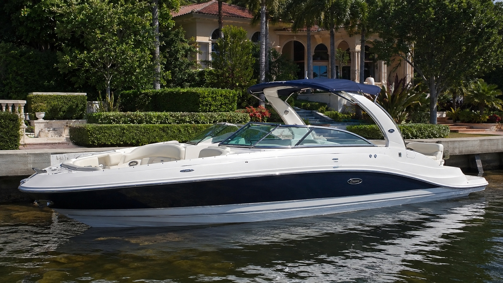 sea ray 300 sundeck premium exterior hero 25
