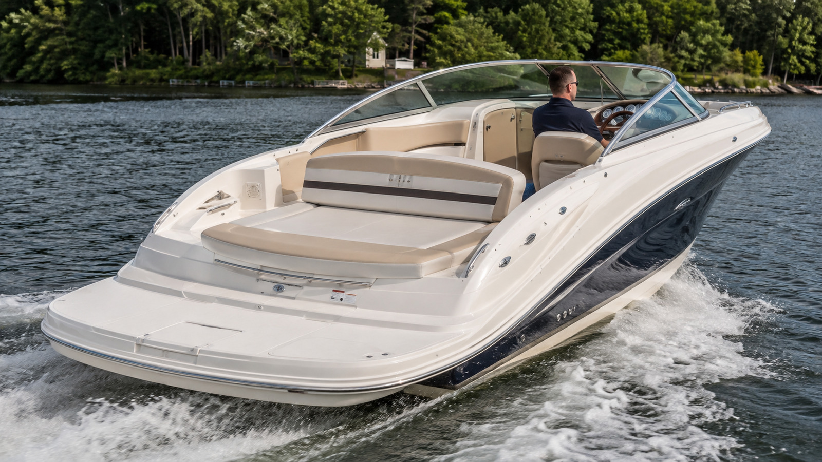 sea ray 300 sundeck rear quarter running 03