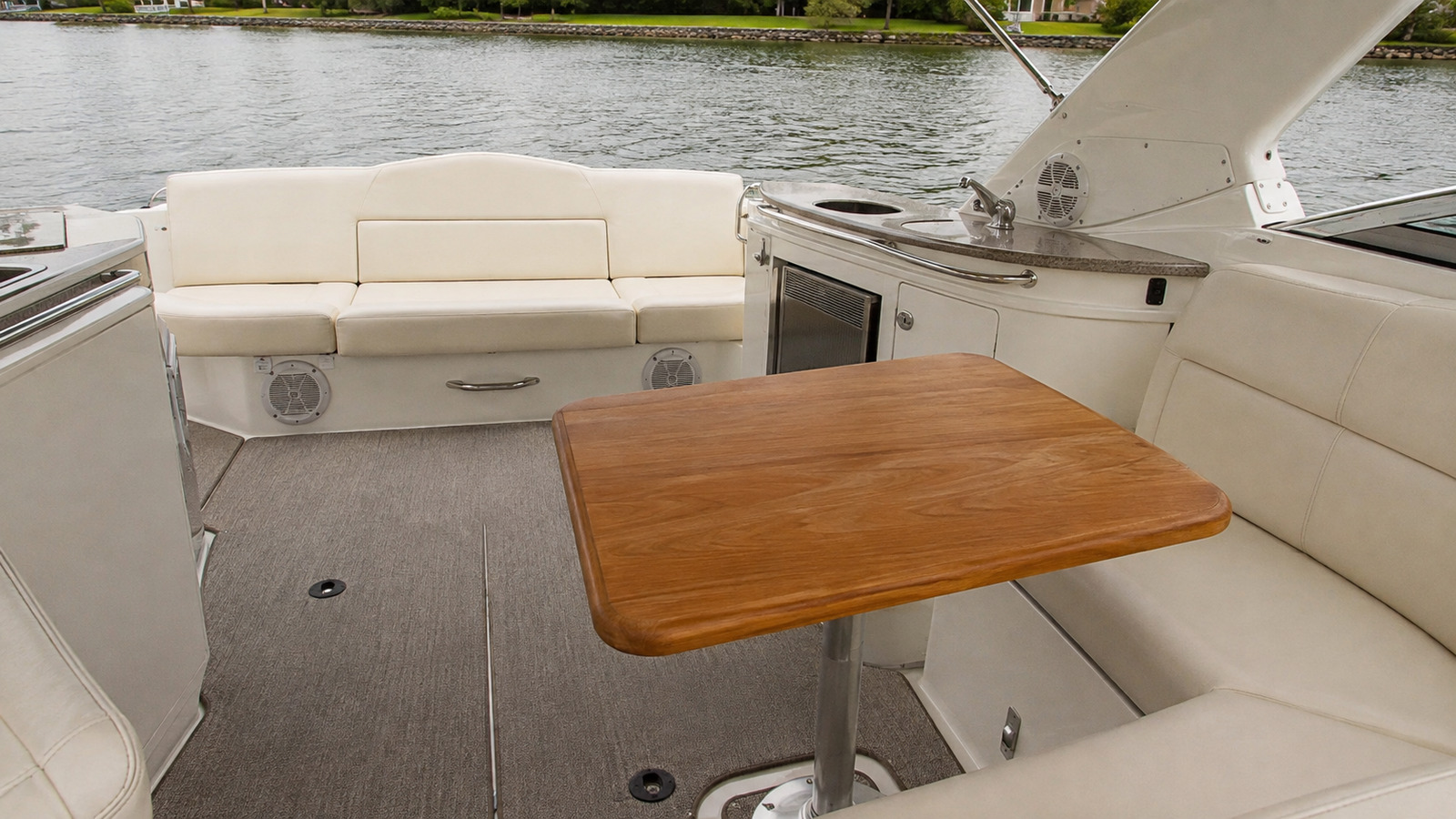 sea ray 300 sundeck transom seating 10