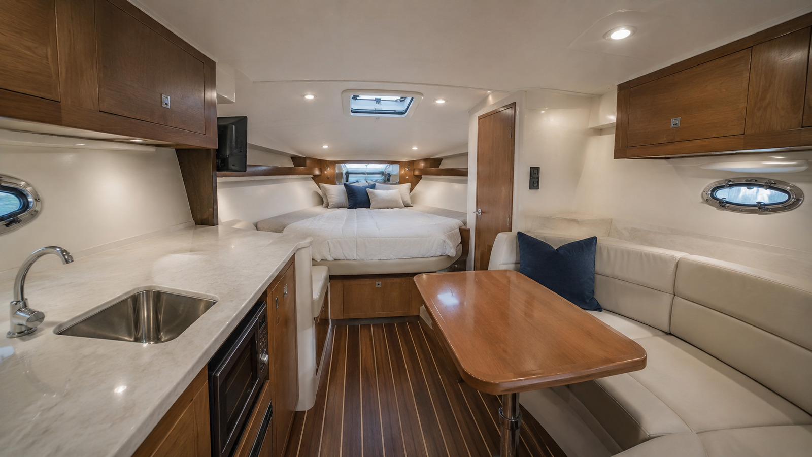 sea ray 310 amberjack cabin berth 14