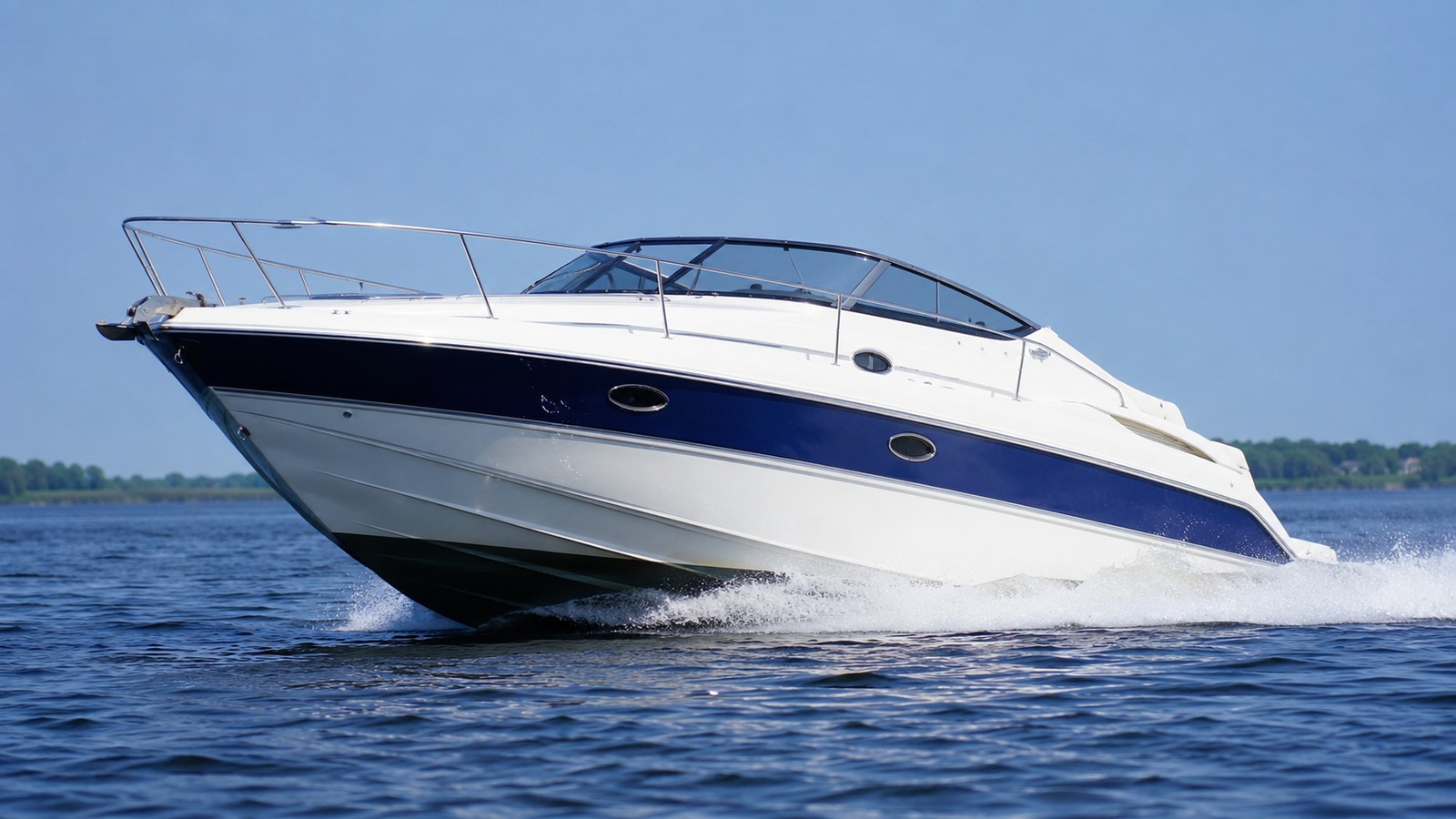 sea ray 310 express cruiser front quarter running 02