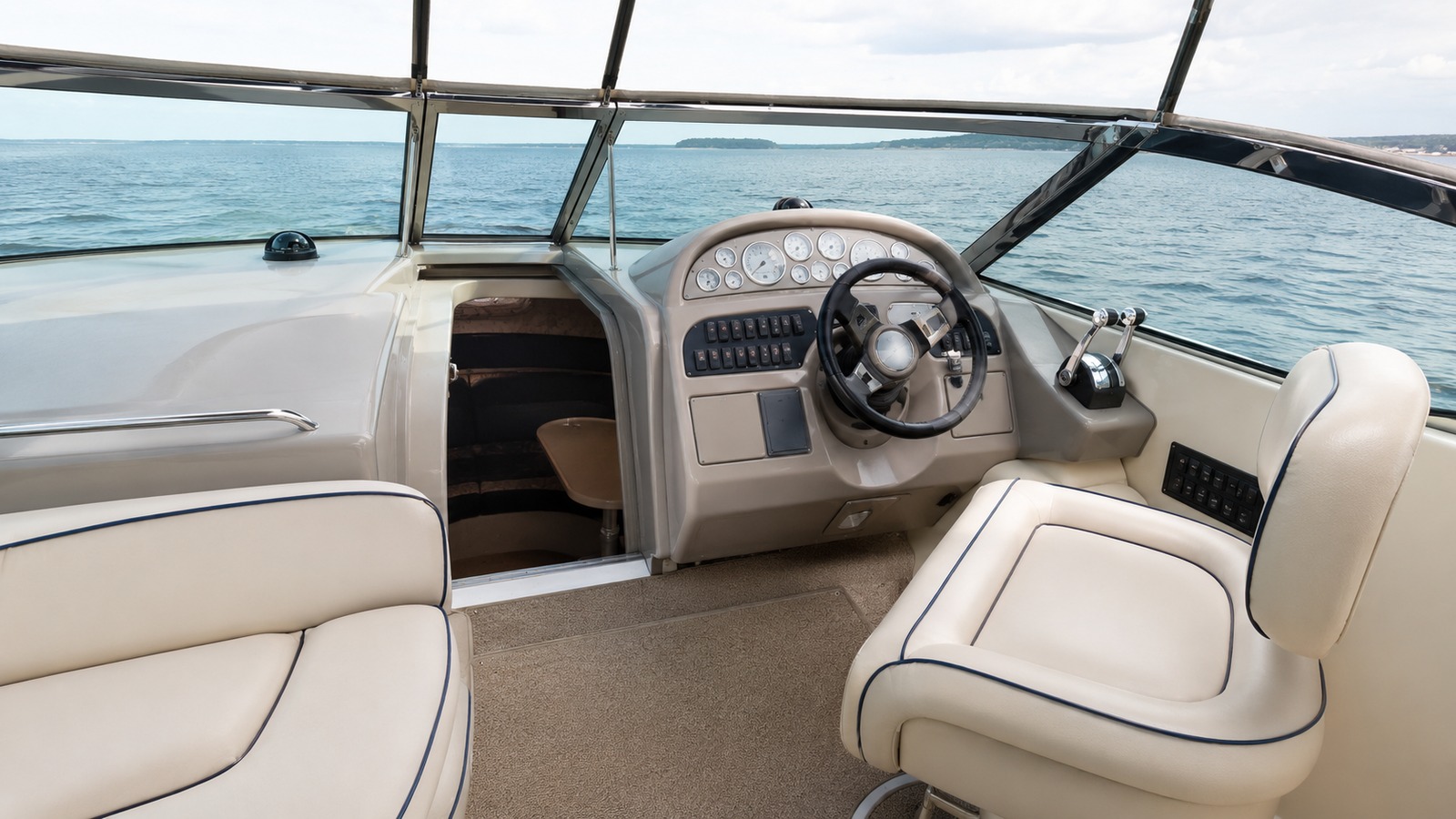 sea ray 310 express cruiser helm detail 08