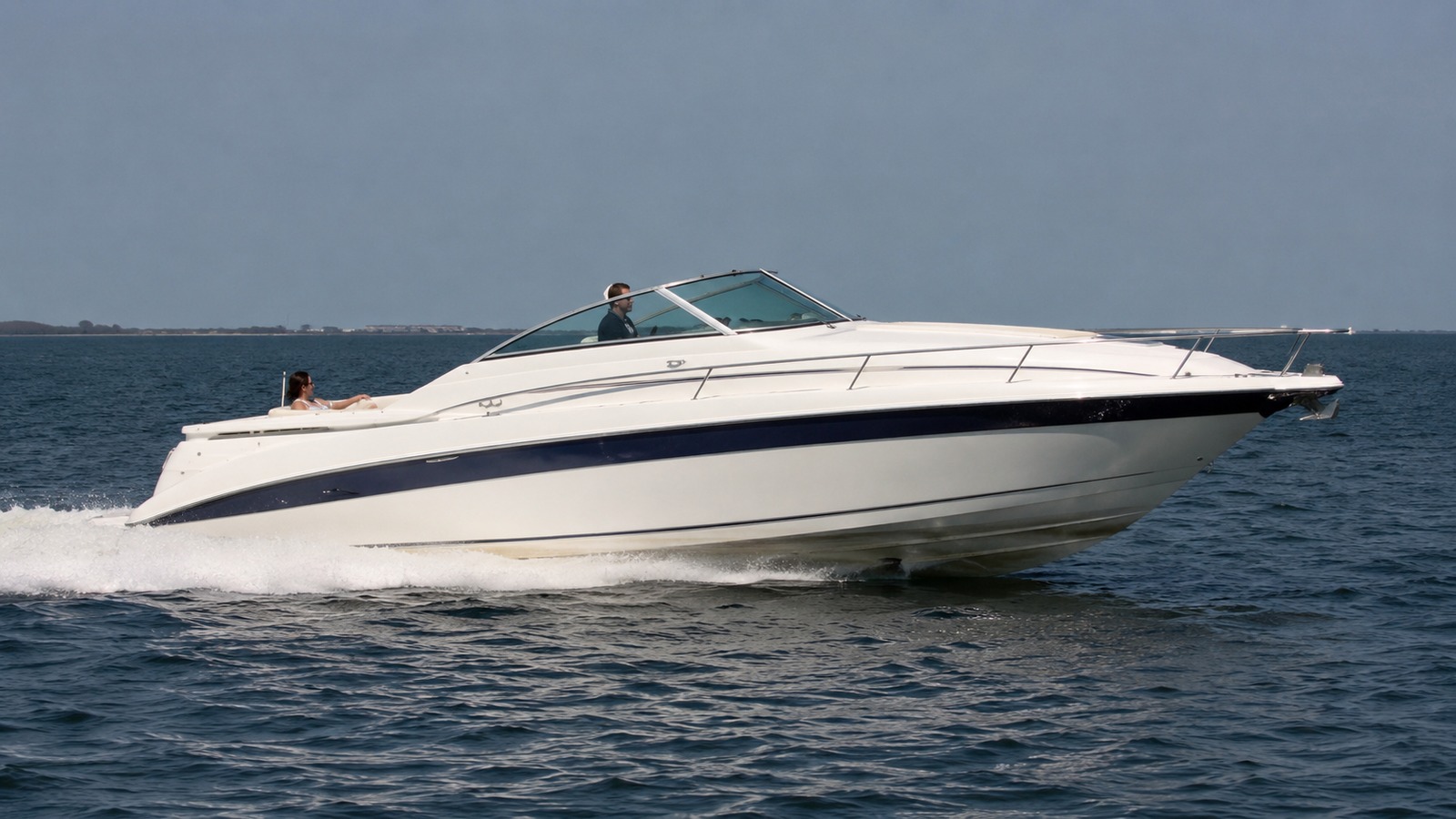 sea ray 310 express cruiser running profile 04