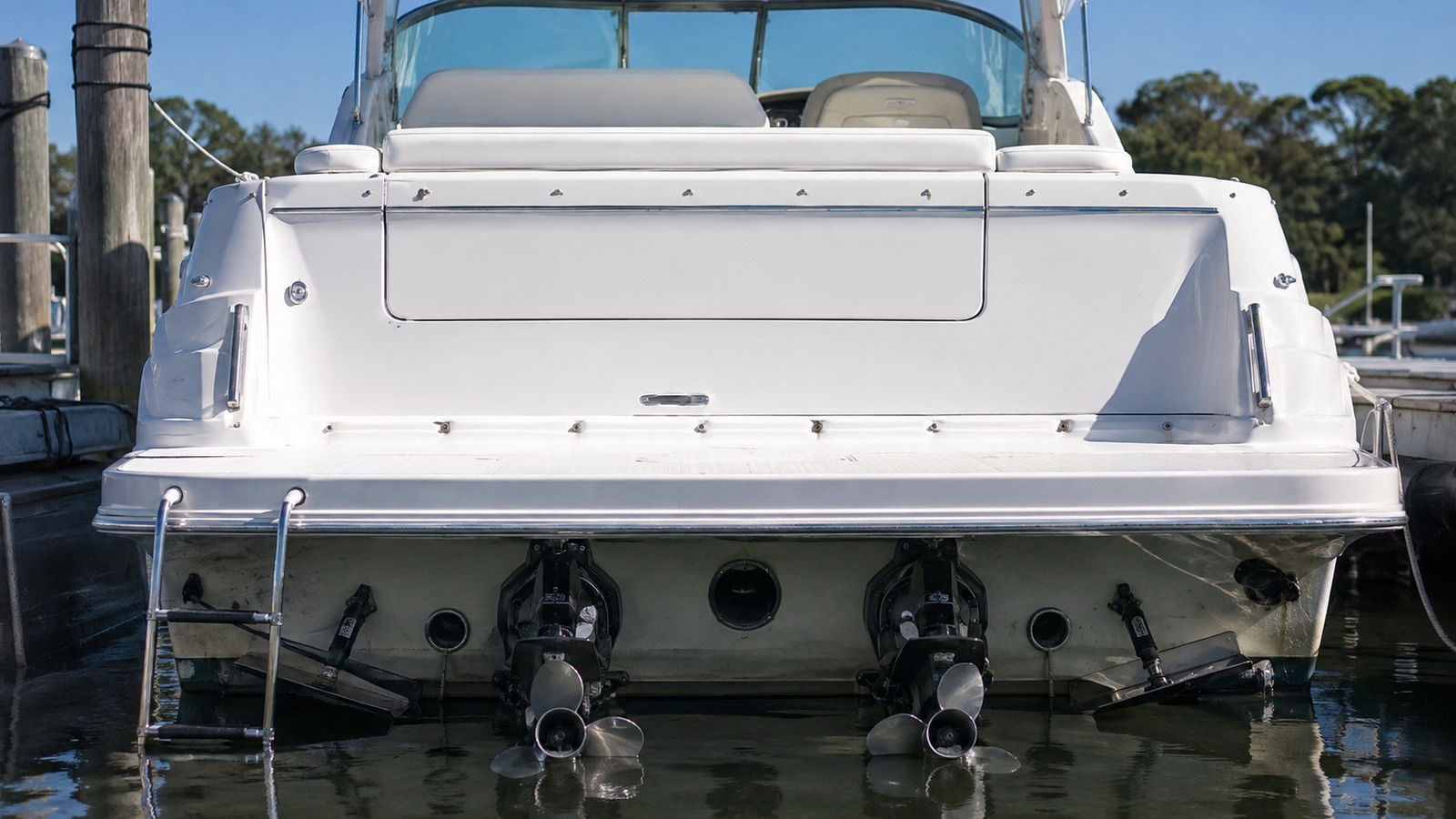 sea ray 310 express cruiser swim platform 09