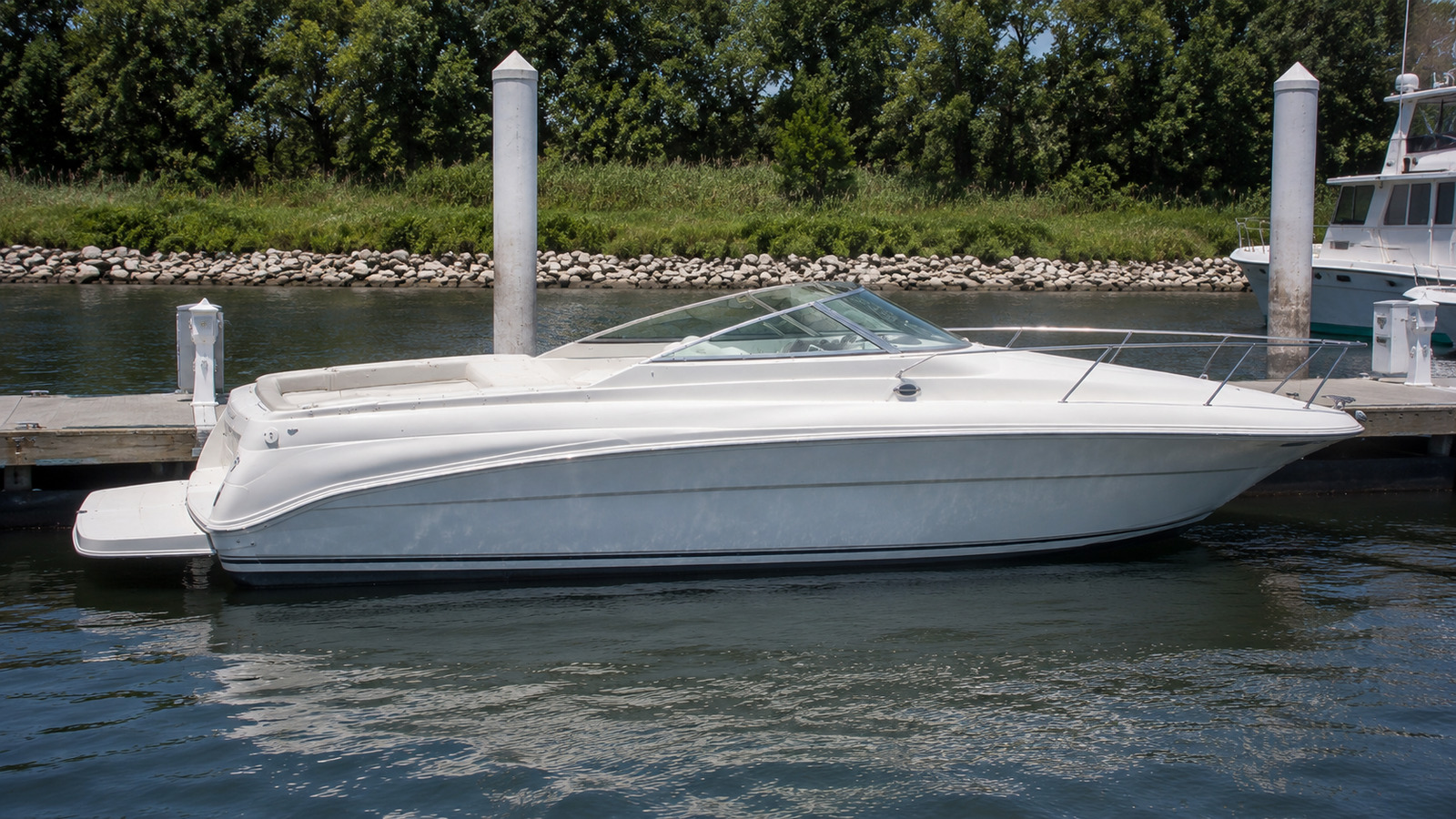 sea ray 310 weekender dockside profile 07