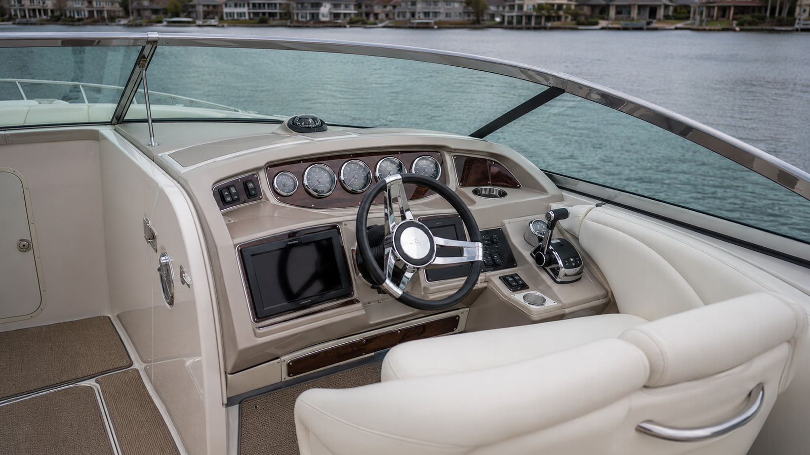 sea ray 320 sundeck helm detail 09
