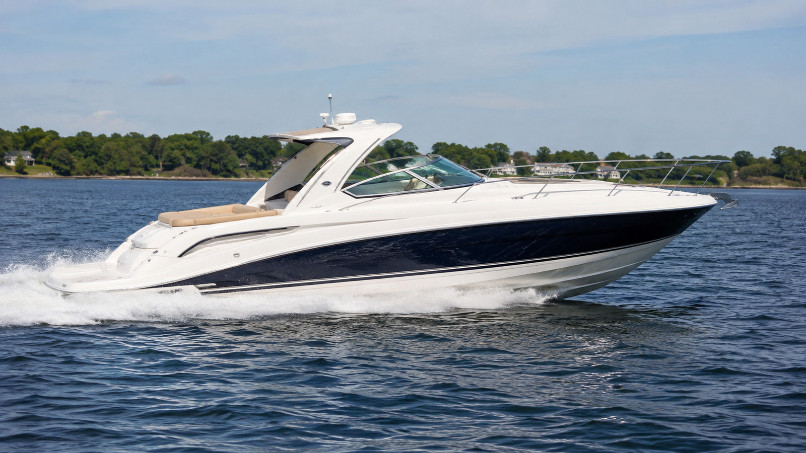 sea ray 330 express cruiser running profile 04