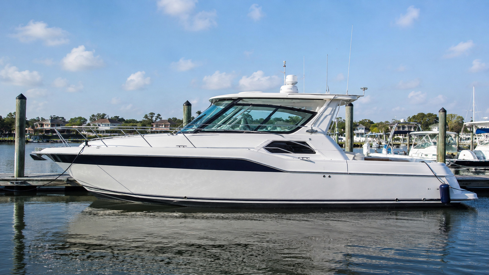 sea ray 340 amberjack dockside profile 05