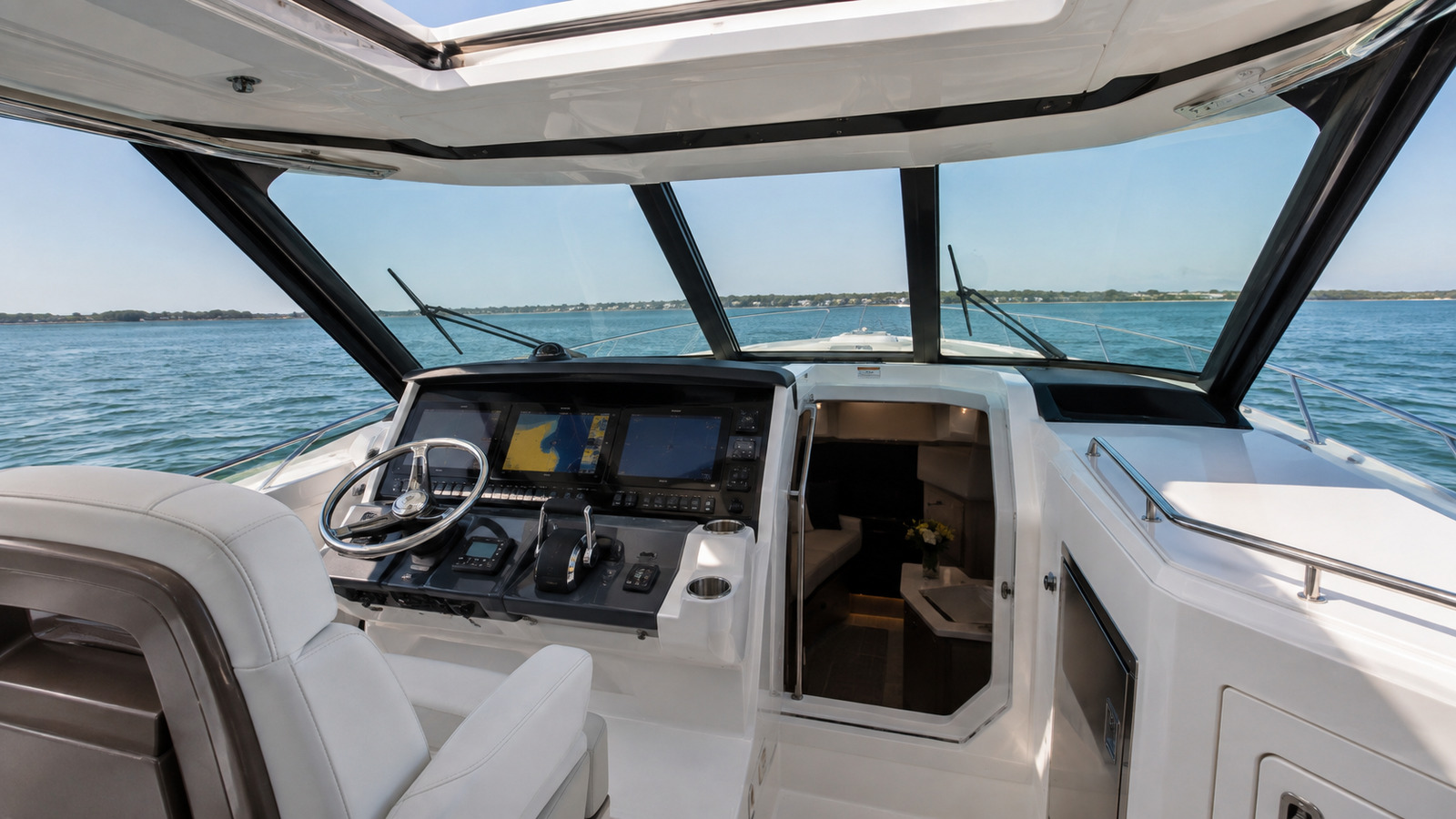 sea ray 340 amberjack helm detail 08
