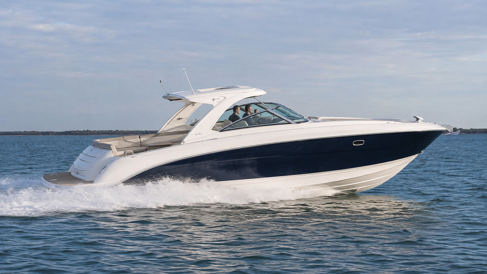 sea ray 340 express cruiser running profile 04