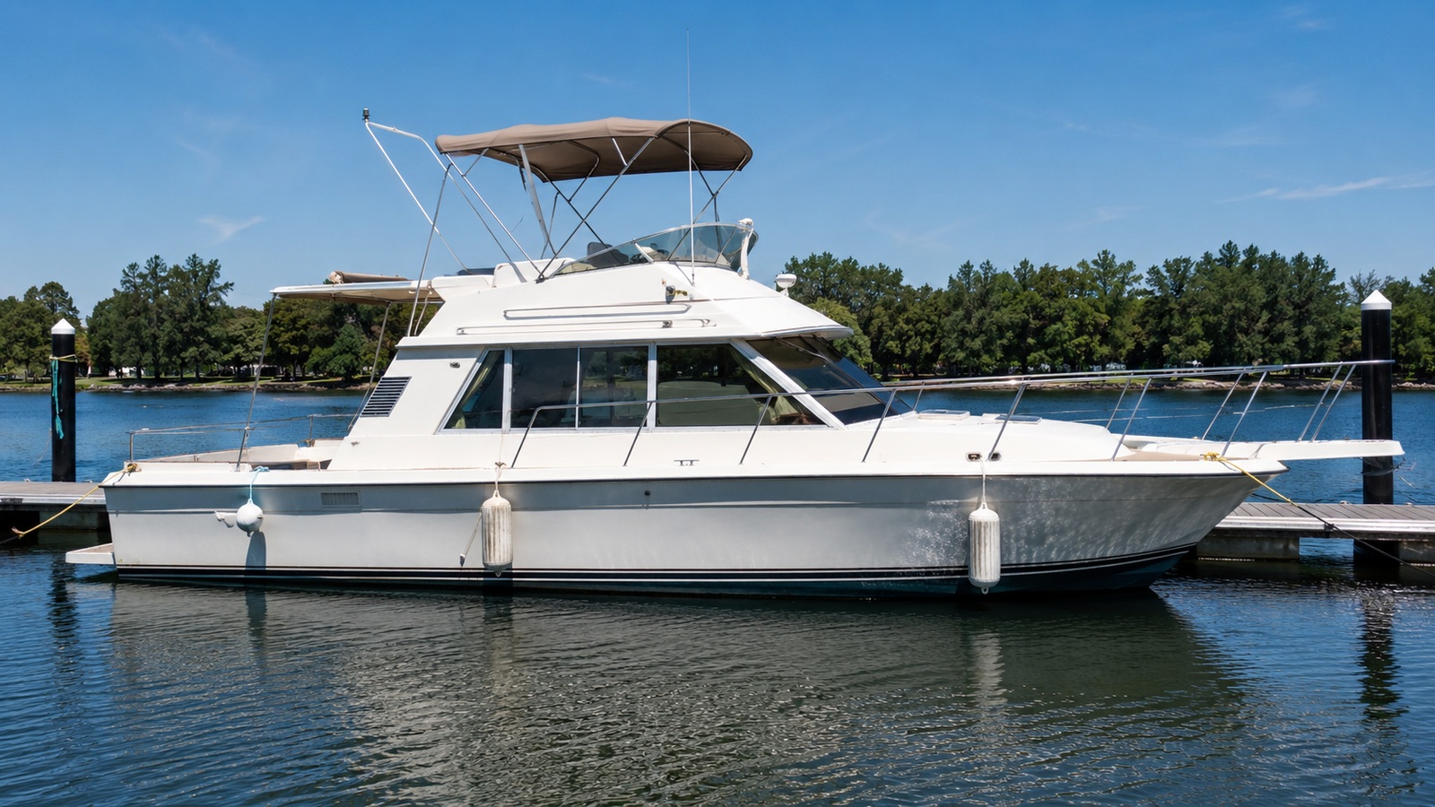sea ray 340 sedan bridge dockside profile 05