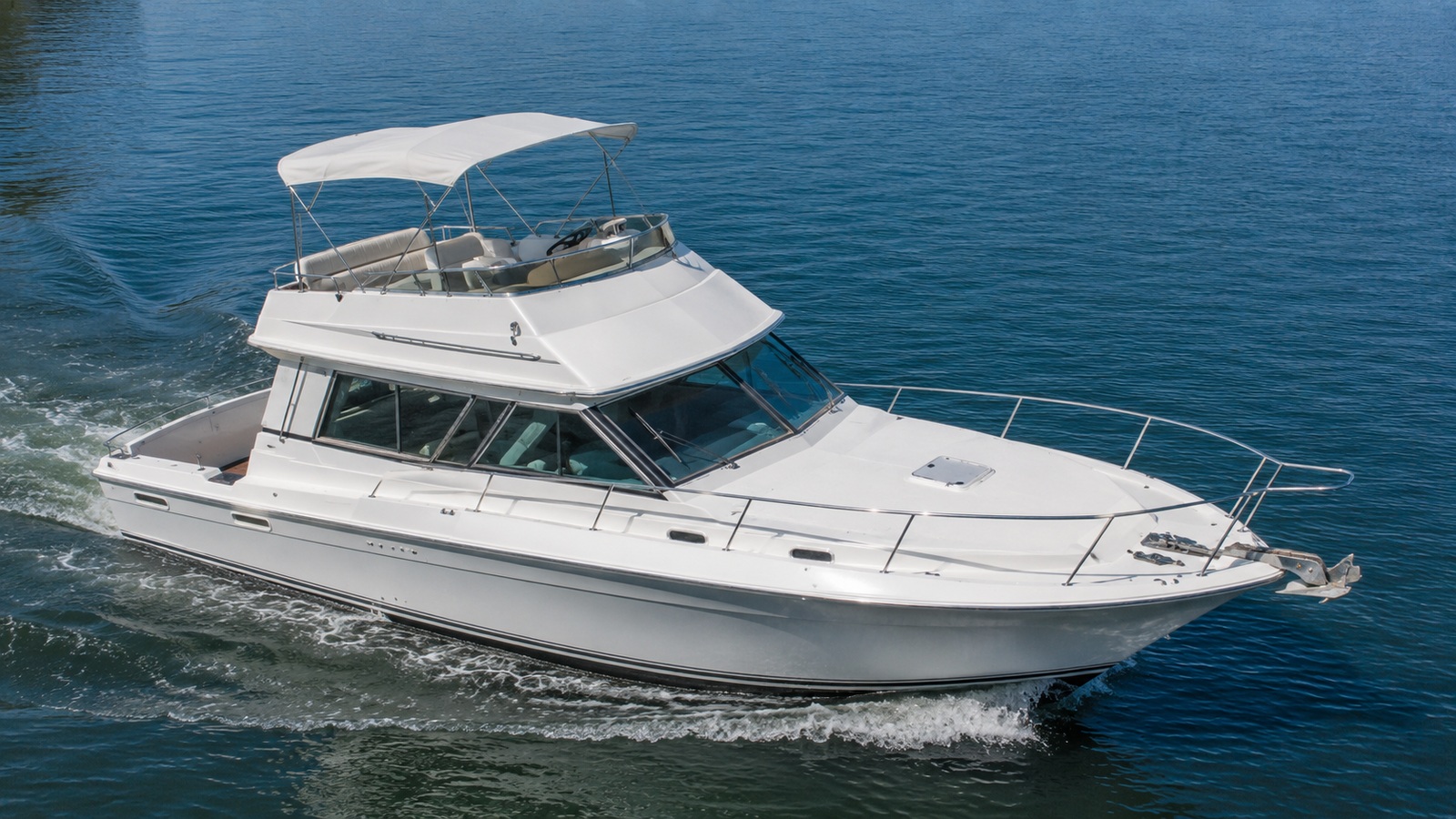 sea ray 340 sedan bridge elevated exterior 06