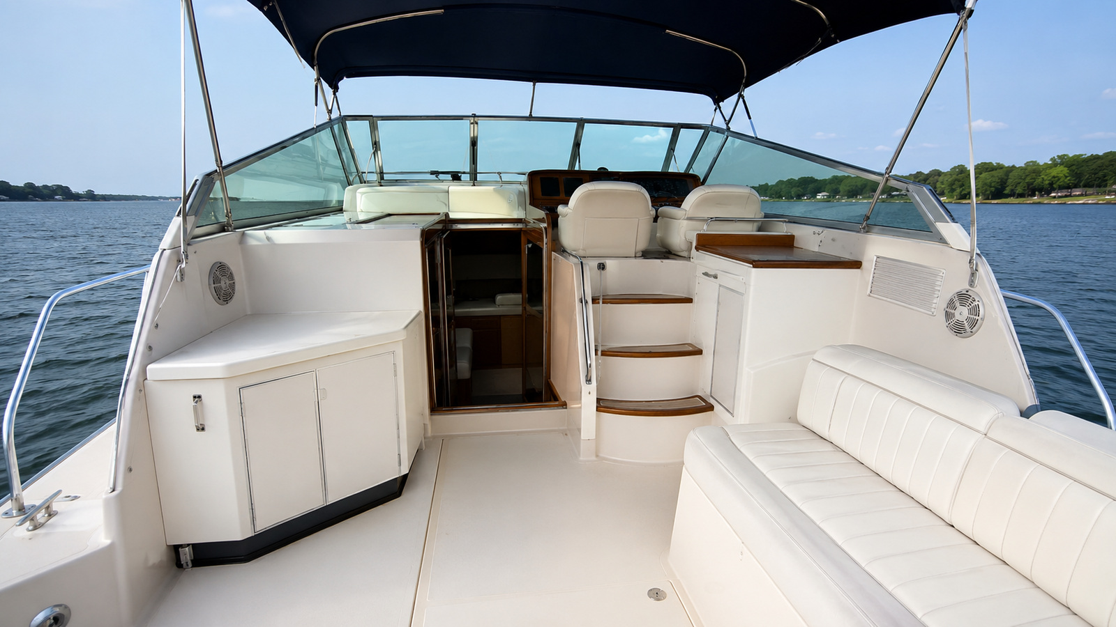 sea ray 360 aft cabin aft deck 01