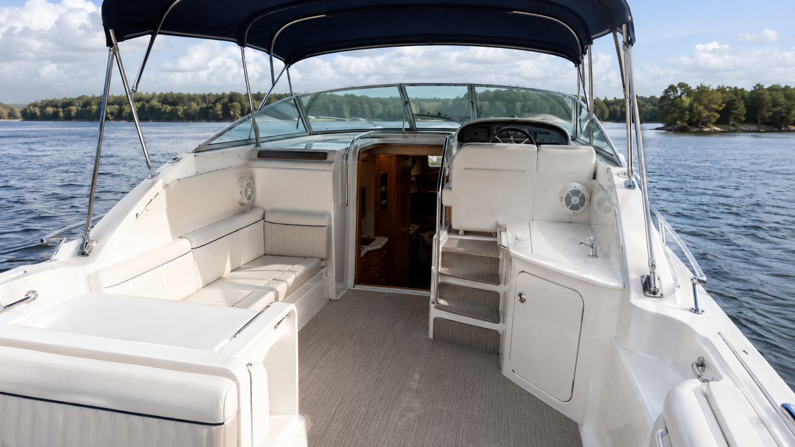sea ray 370 aft cabin aft deck 01