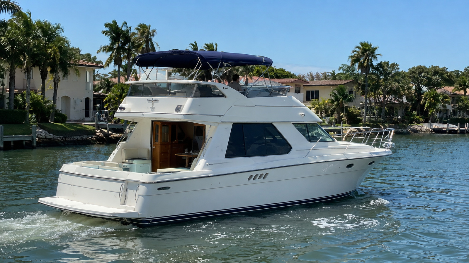sea ray 370 aft cabin waterfront cruising 01