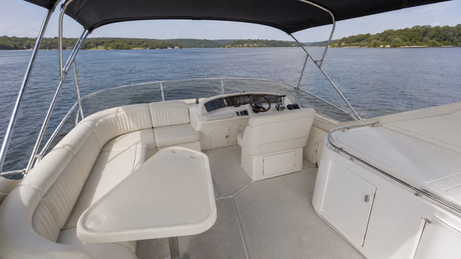 sea ray 370 sedan bridge bridge seating 08