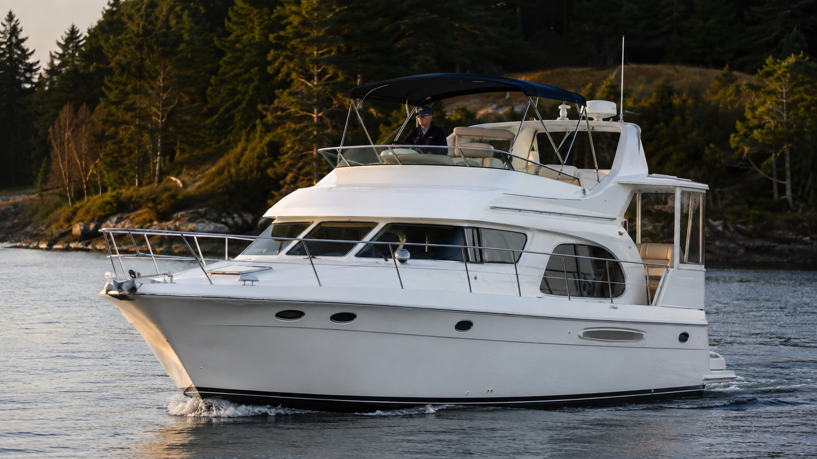 sea ray 380 aft cabin marina arrival 01