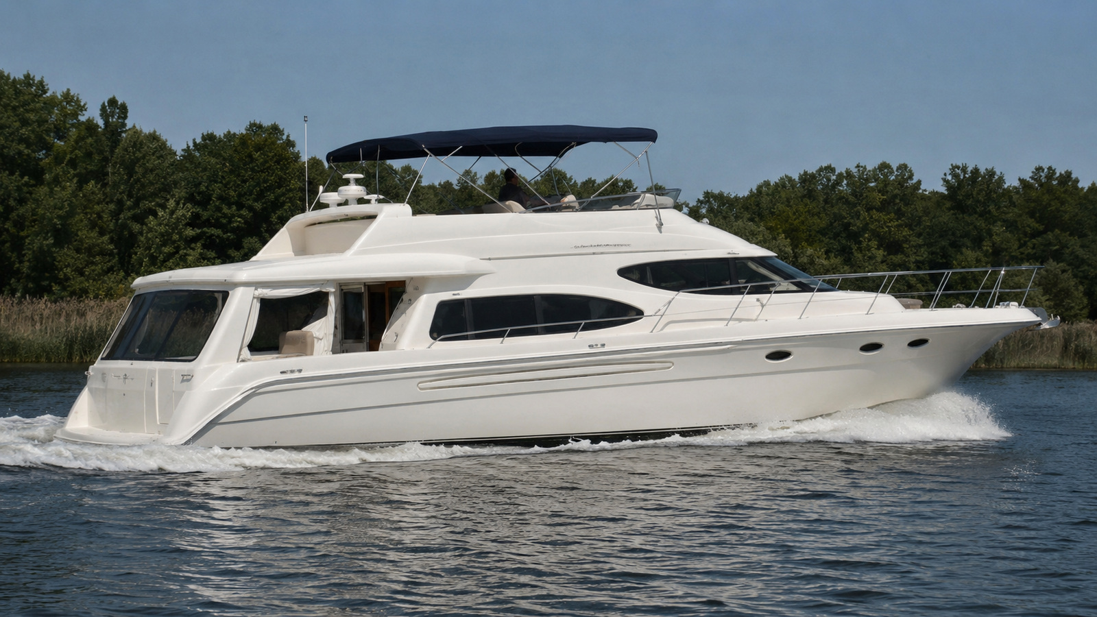 sea ray 380 aft cabin side profile running 01