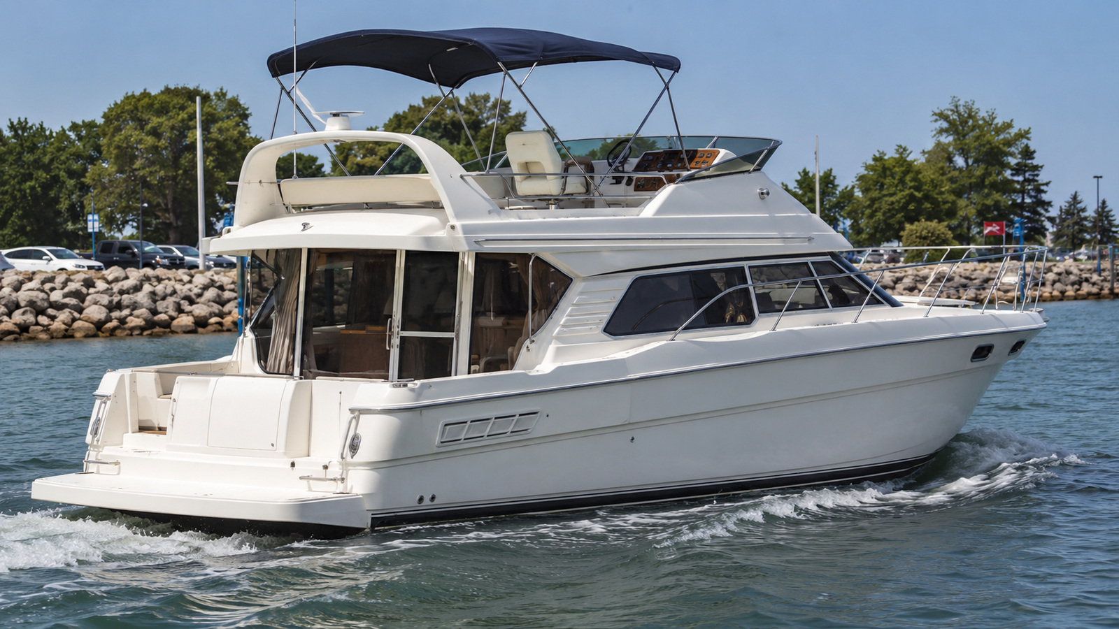sea ray 380 aft cabin upper helm 01