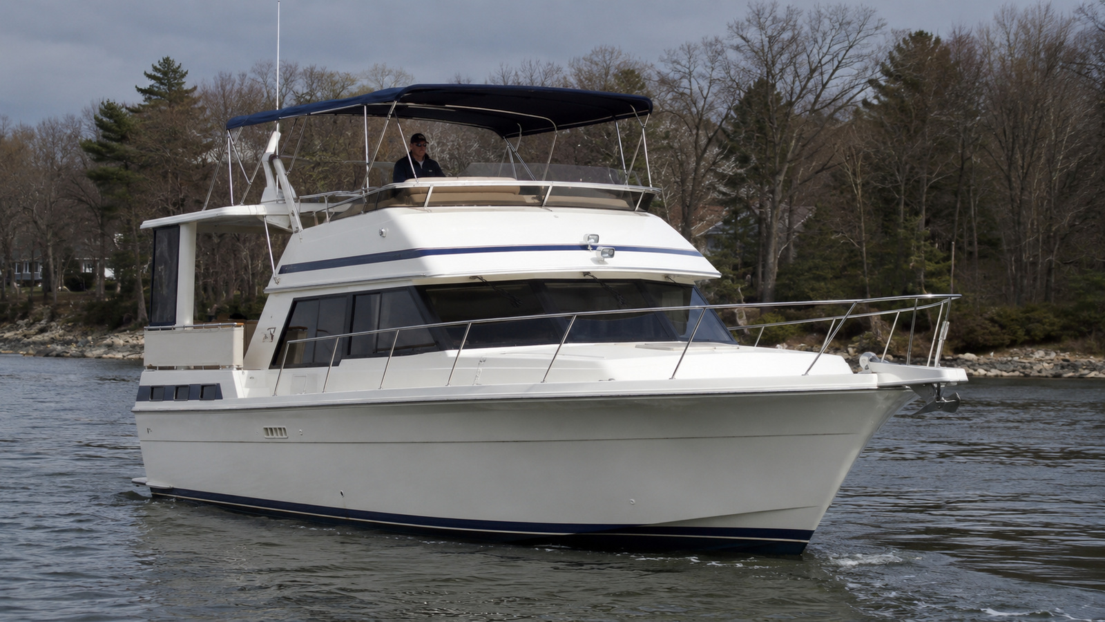 sea ray 390 aft cabin marina arrival 01