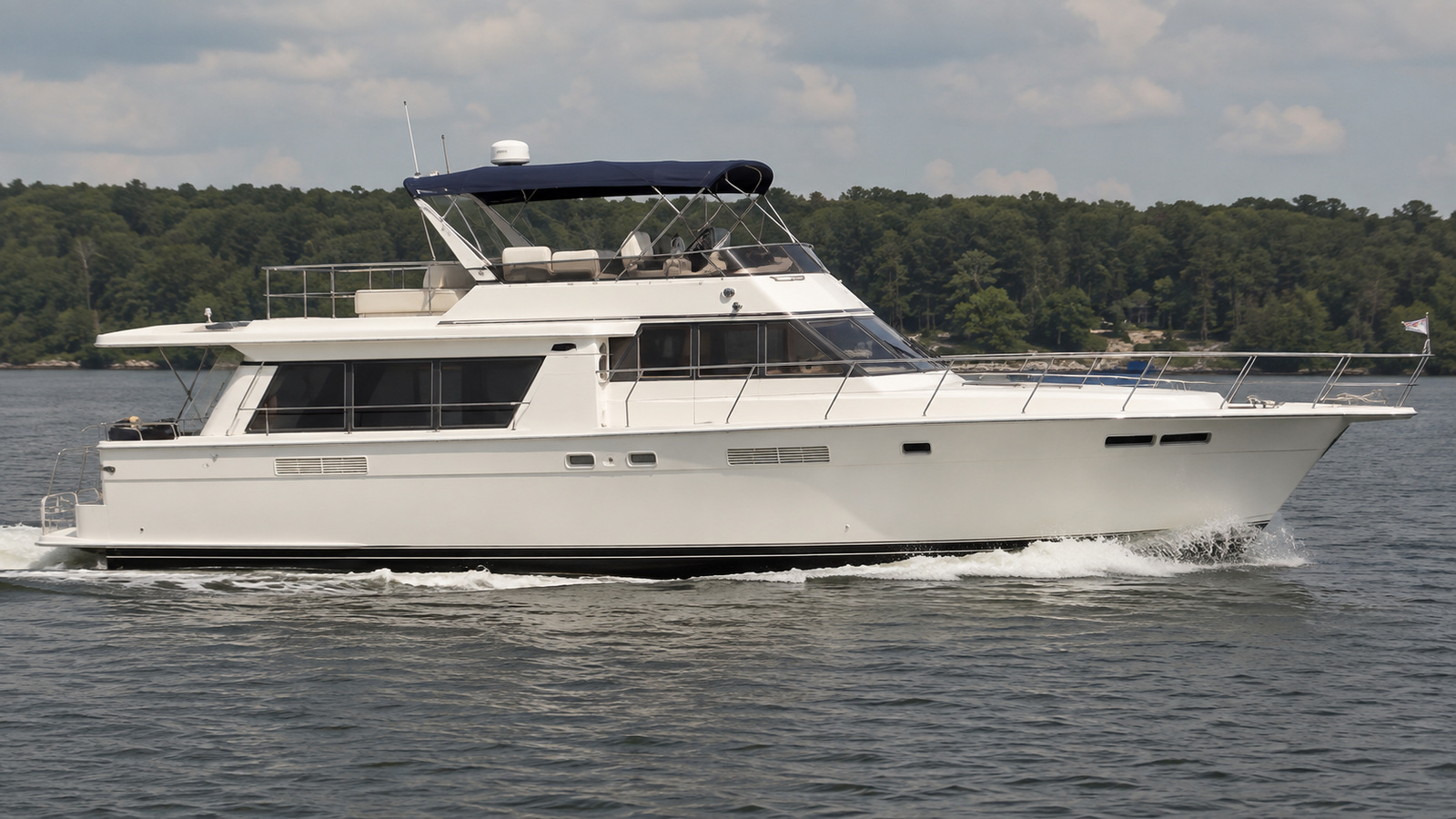 sea ray 390 aft cabin side profile running 01