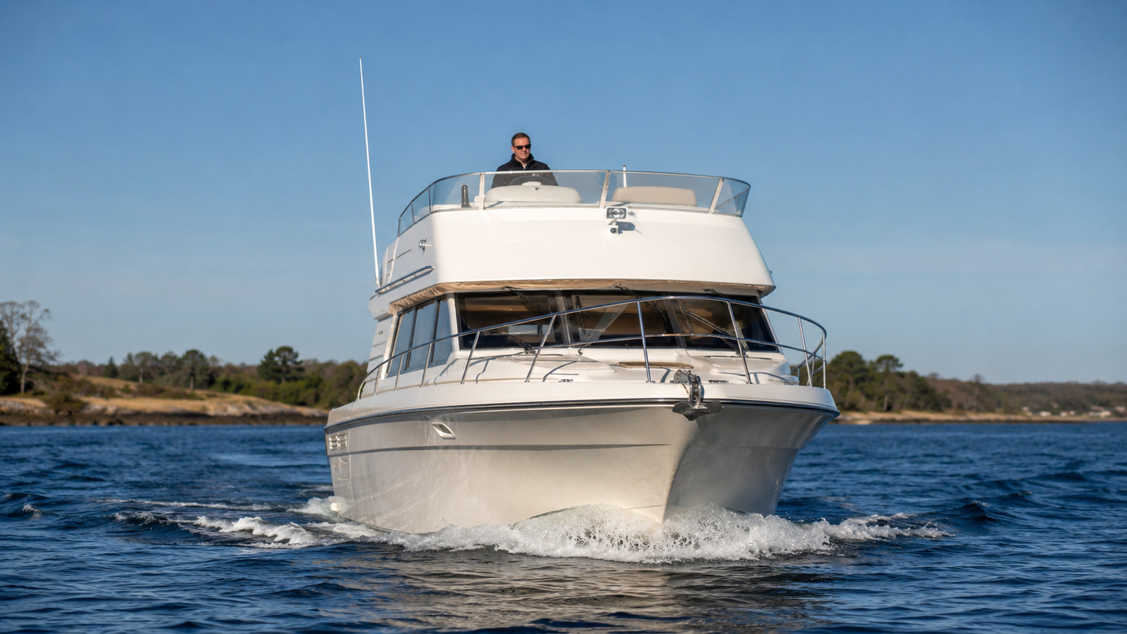 sea ray 390 motor yacht bow on cruising 05