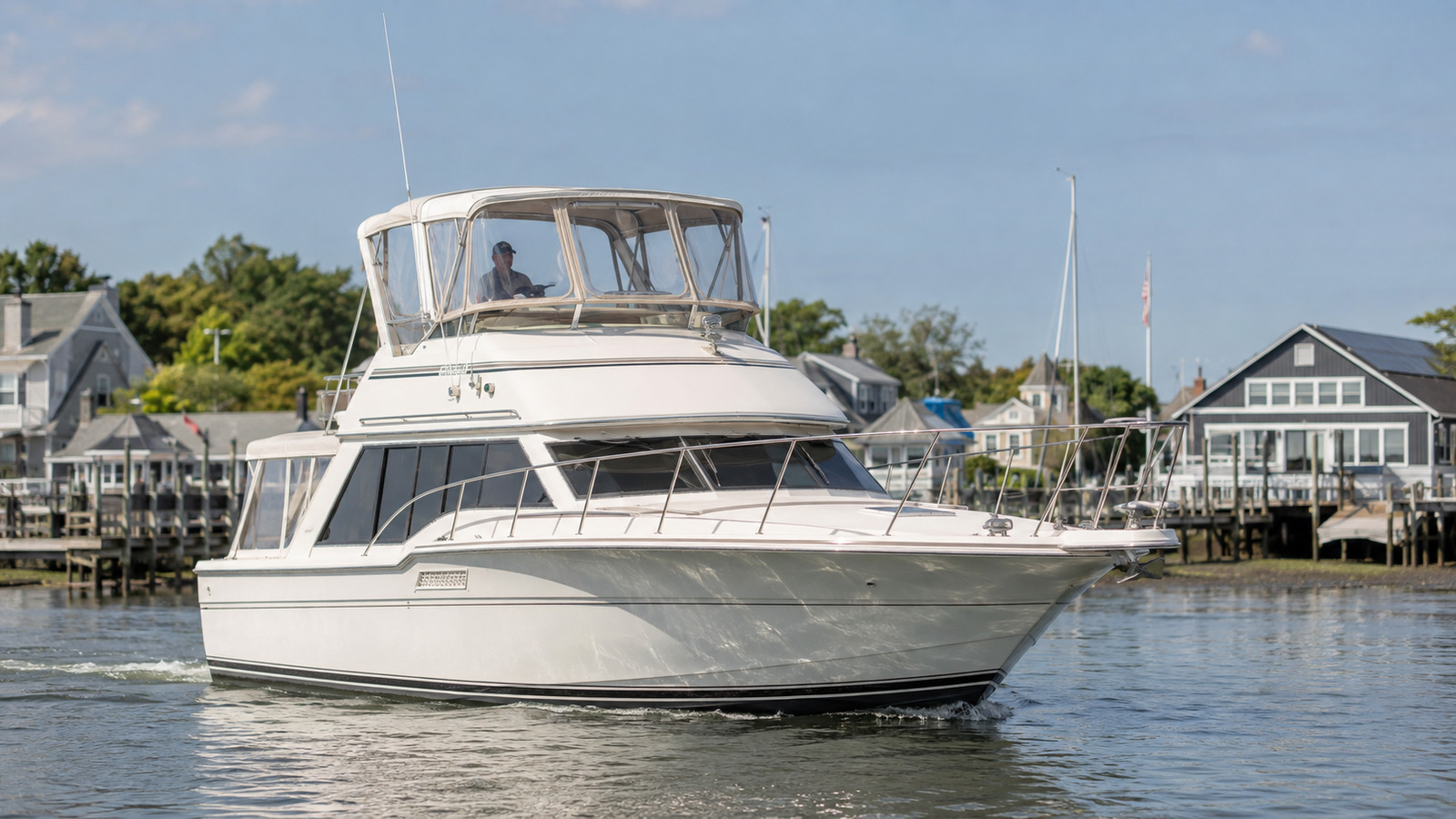 sea ray 390 motor yacht marina arrival 06