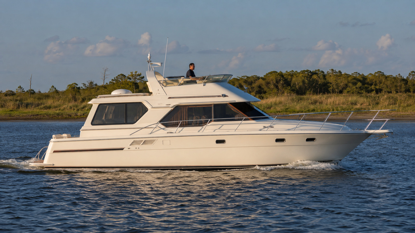 sea ray 390 motor yacht side profile running 04