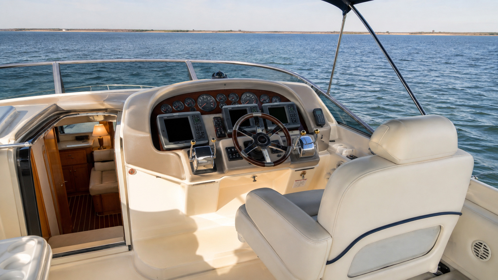 sea ray 400 aft cabin upper helm 01