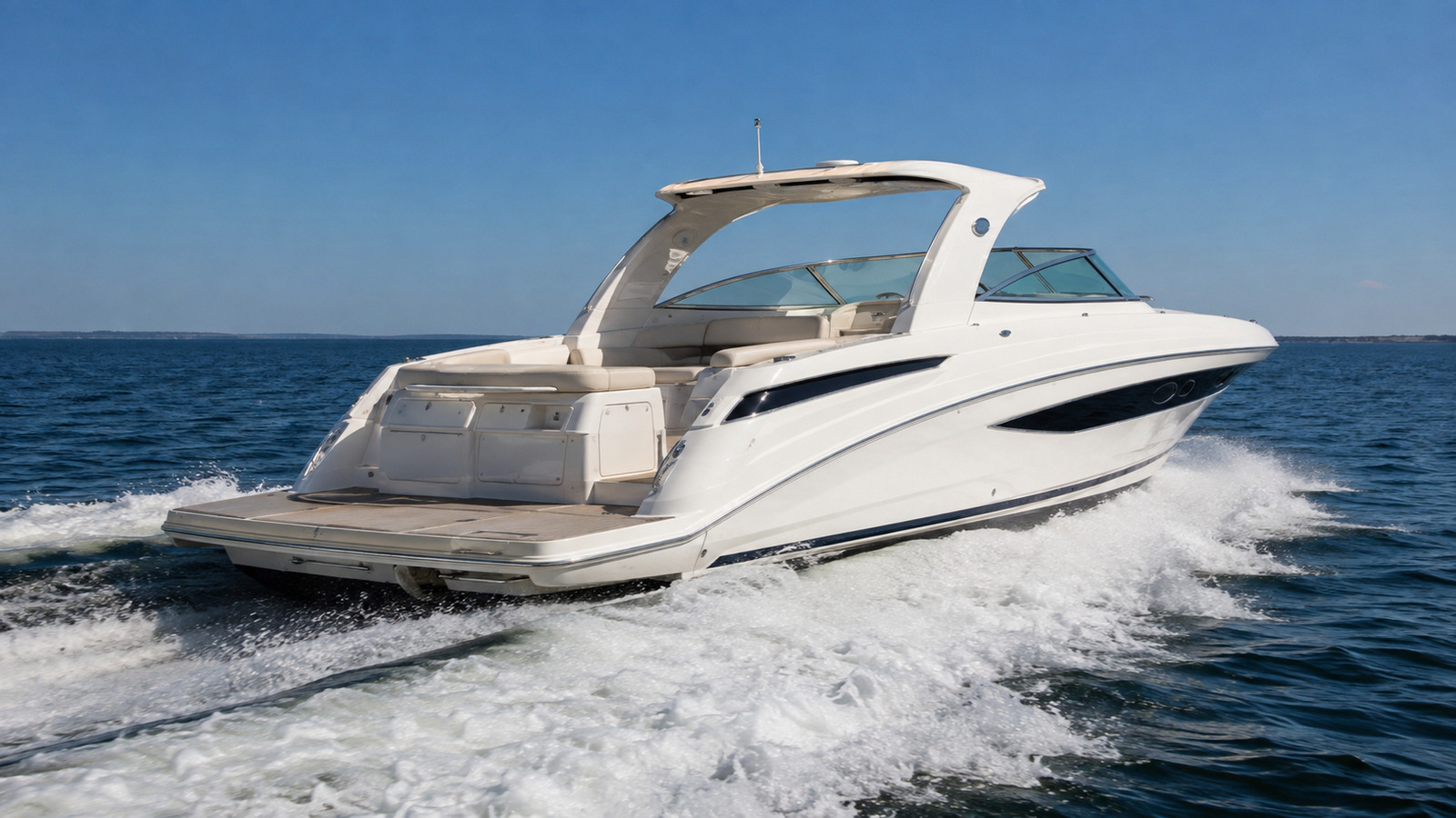 sea ray 400 express cruiser rear quarter running 03