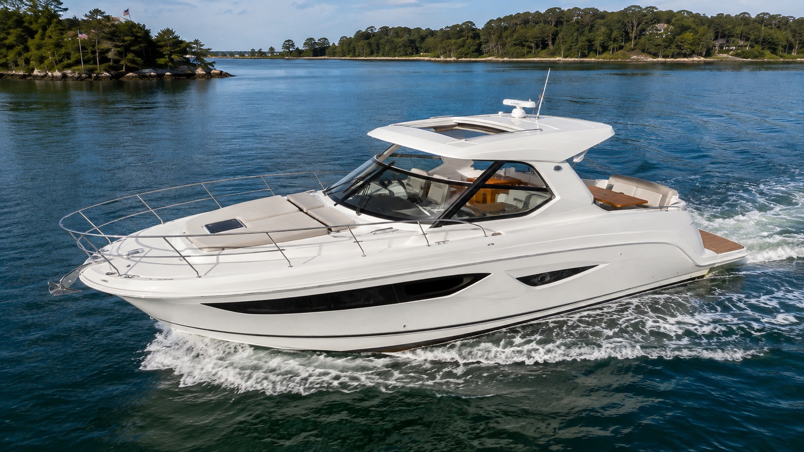 sea ray 400 sport yacht elevated exterior 08