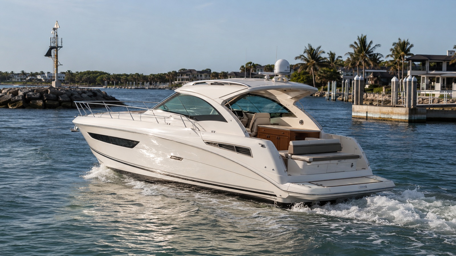 sea ray 400 sport yacht marina arrival 06