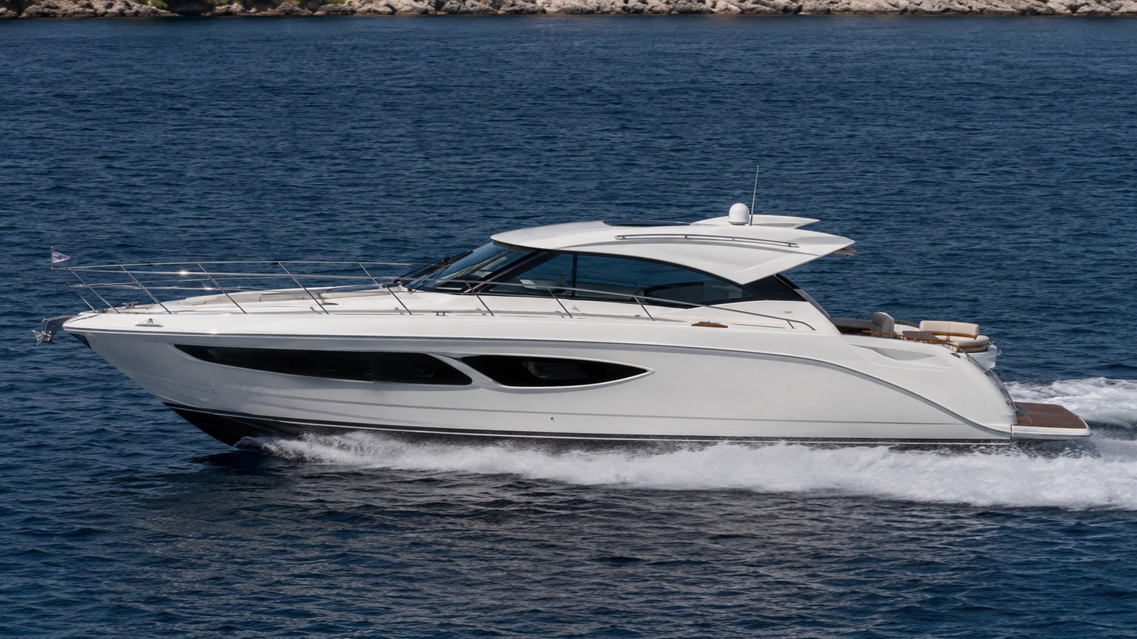 sea ray 400 sport yacht side profile running 04