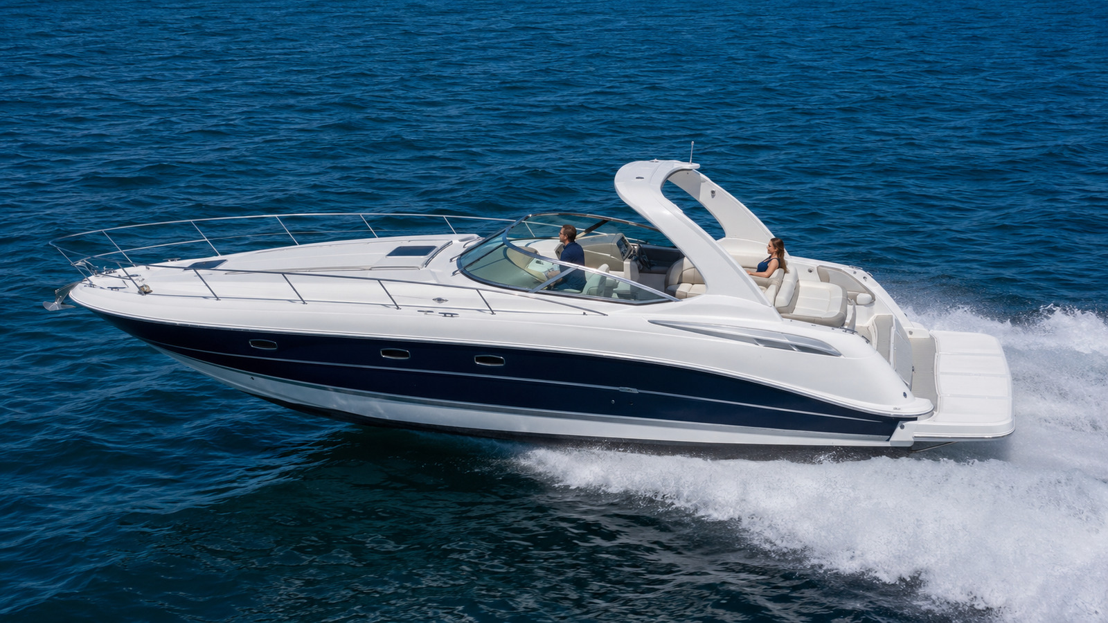 sea ray 410 express cruiser blue water running 25