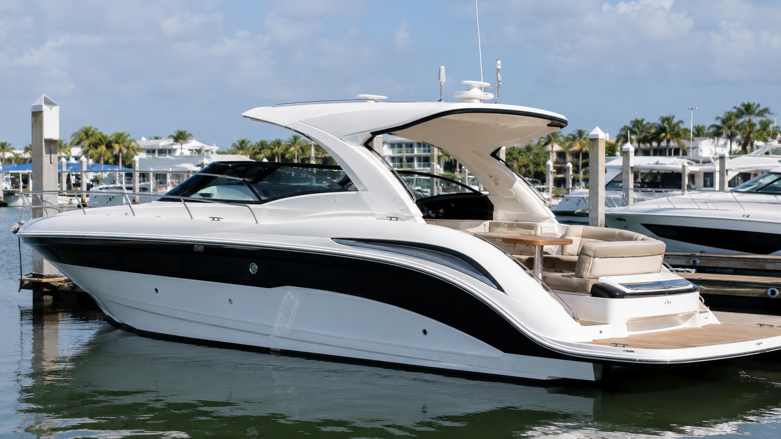 sea ray 410 sport yacht dockside profile 07