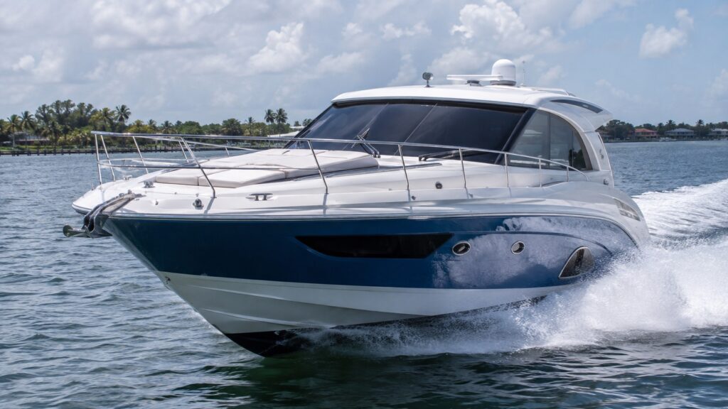 sea ray 410 sport yacht high speed running hero 01