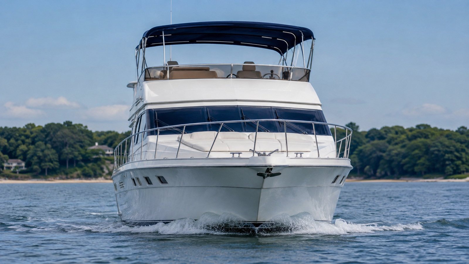 sea ray 420 aft cabin bow on exterior 01