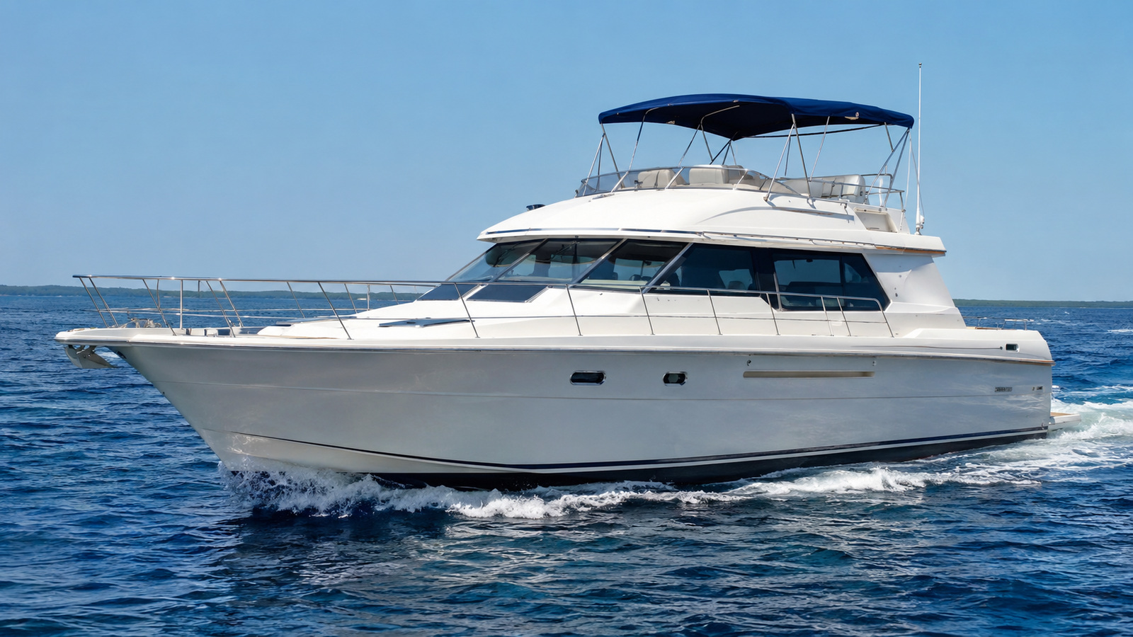 sea ray 440 aft cabin front quarter running 01