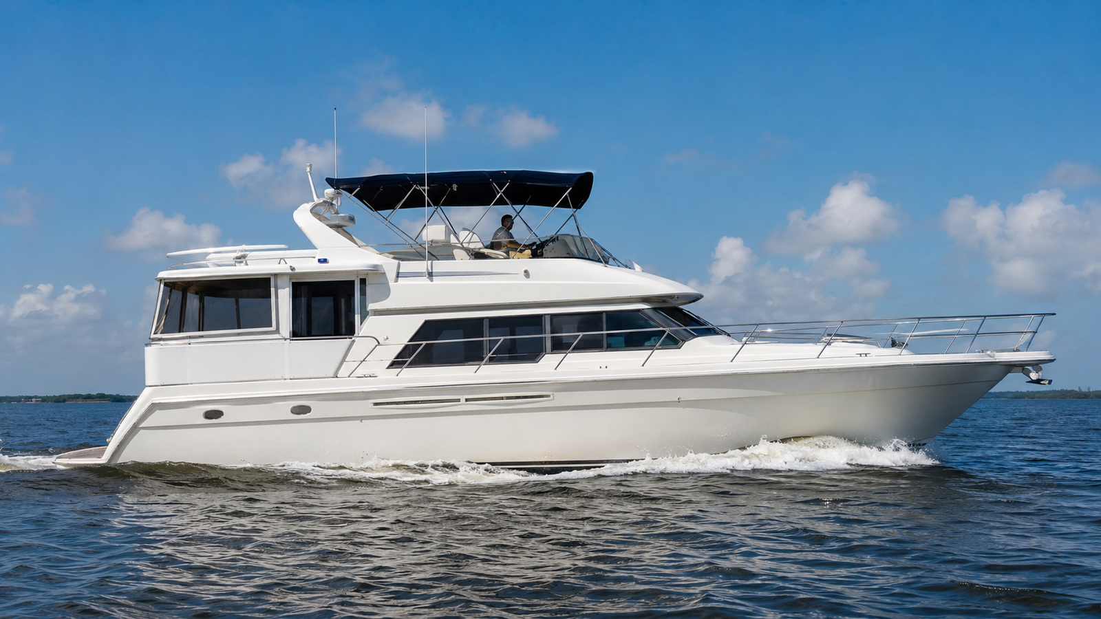 sea ray 440 aft cabin side profile running 01